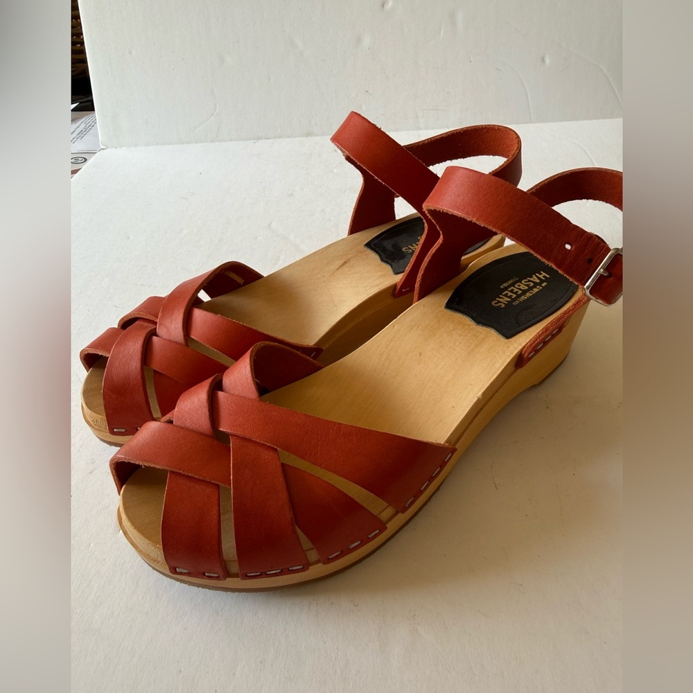 NWOB Swedish Hasbeens Magdalena
Red Leather Wooden Clogs Sandals Size EU 36 - Picture 3 of 7